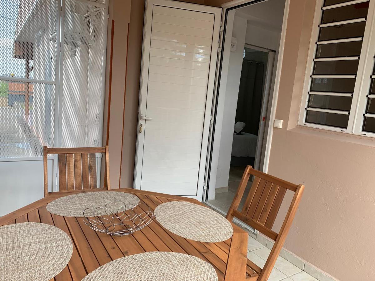Le Mabouya Apartment Petit-Bourg Luaran gambar